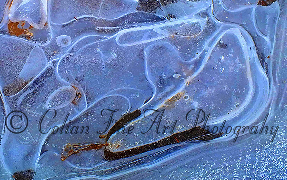 Frozen water in blue-DSCF1289-fx1